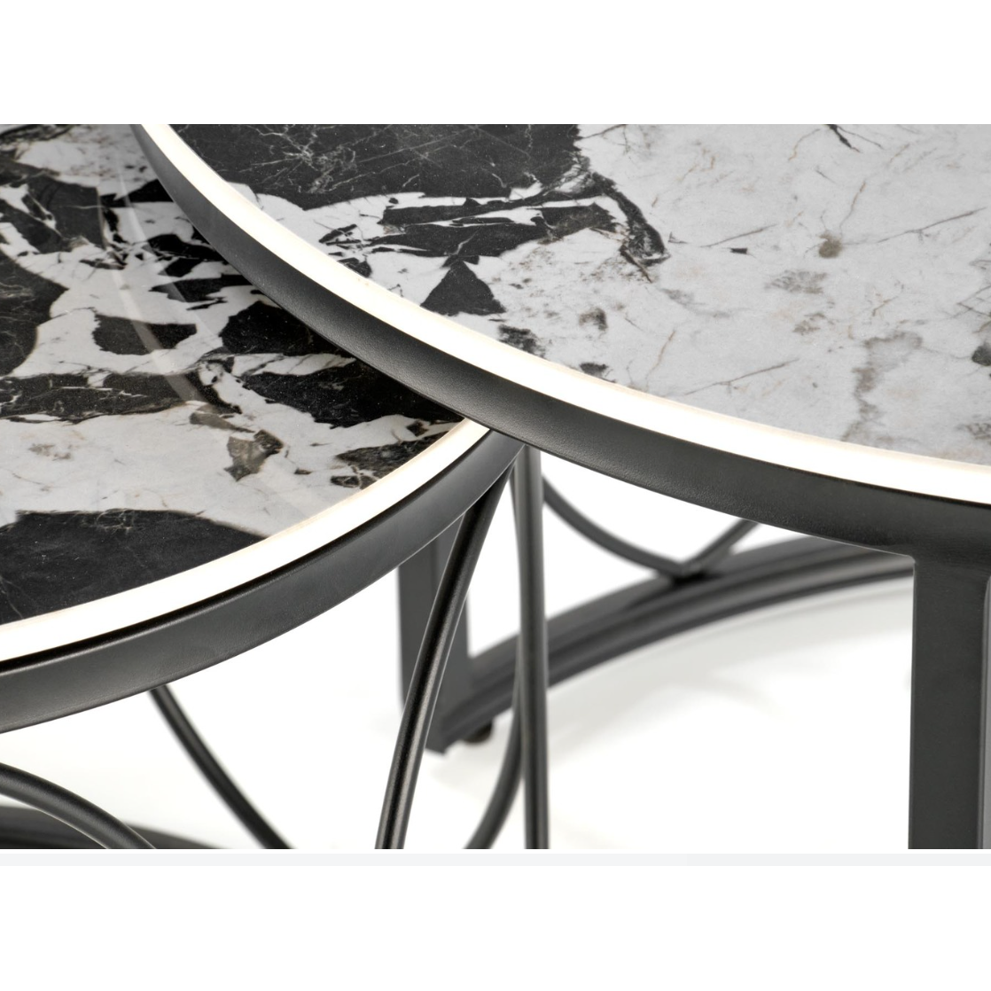 Žurnalinių staliukų rinkinys ALEX 4 Žurnalinių staliukų rinkinys ALEX 4