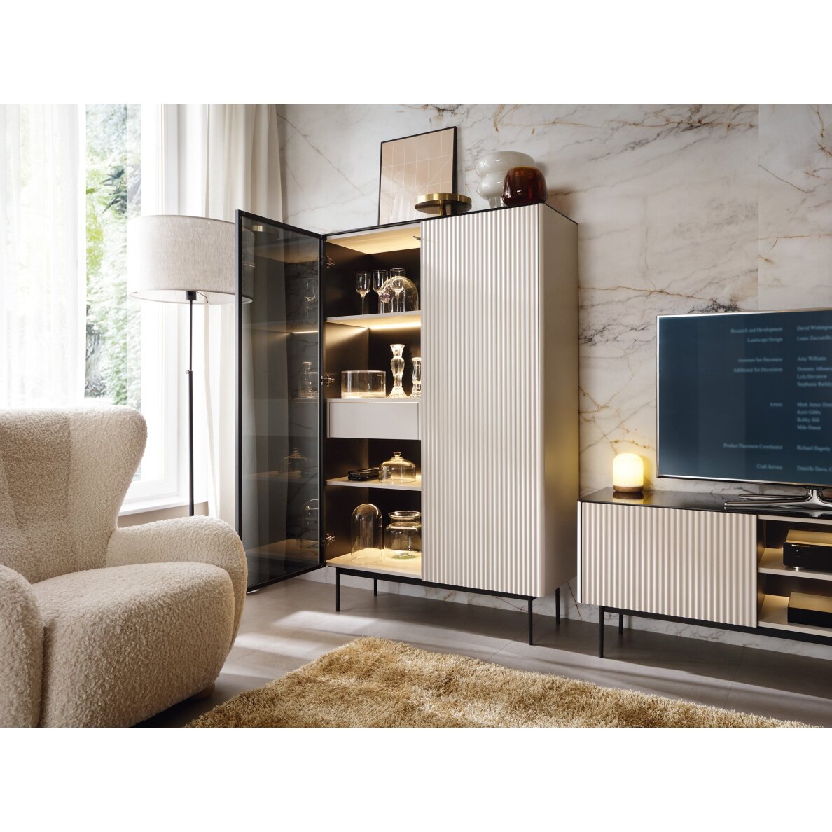 Aukšta vitrina vitrina Taro C 5