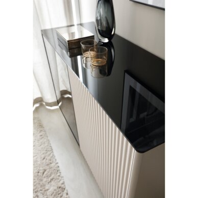 Aukšta vitrina vitrina Taro C 6 Aukšta vitrina vitrina Taro C 6