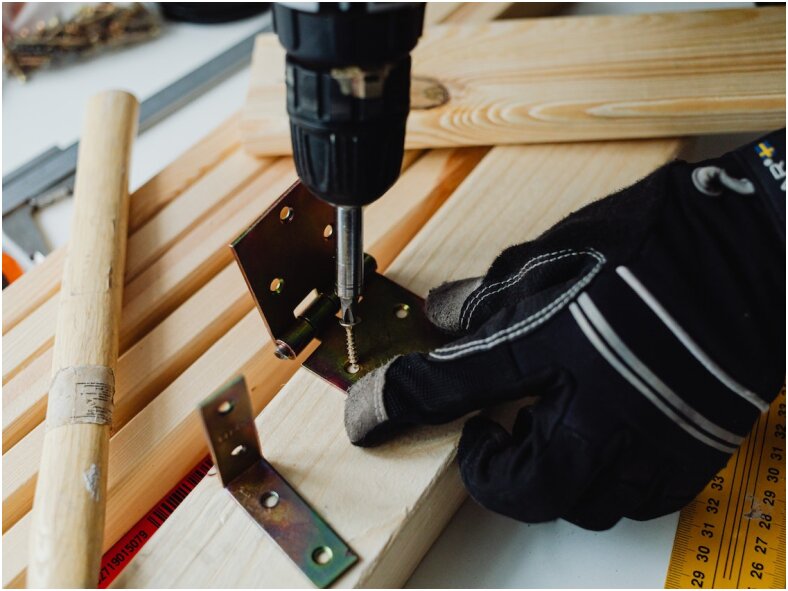 Įvairūs baldų furnitūros tipai ir jų naudojimas