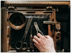Kaip restauruoti medinius baldus: valyti, remontuoti ir atnaujinti