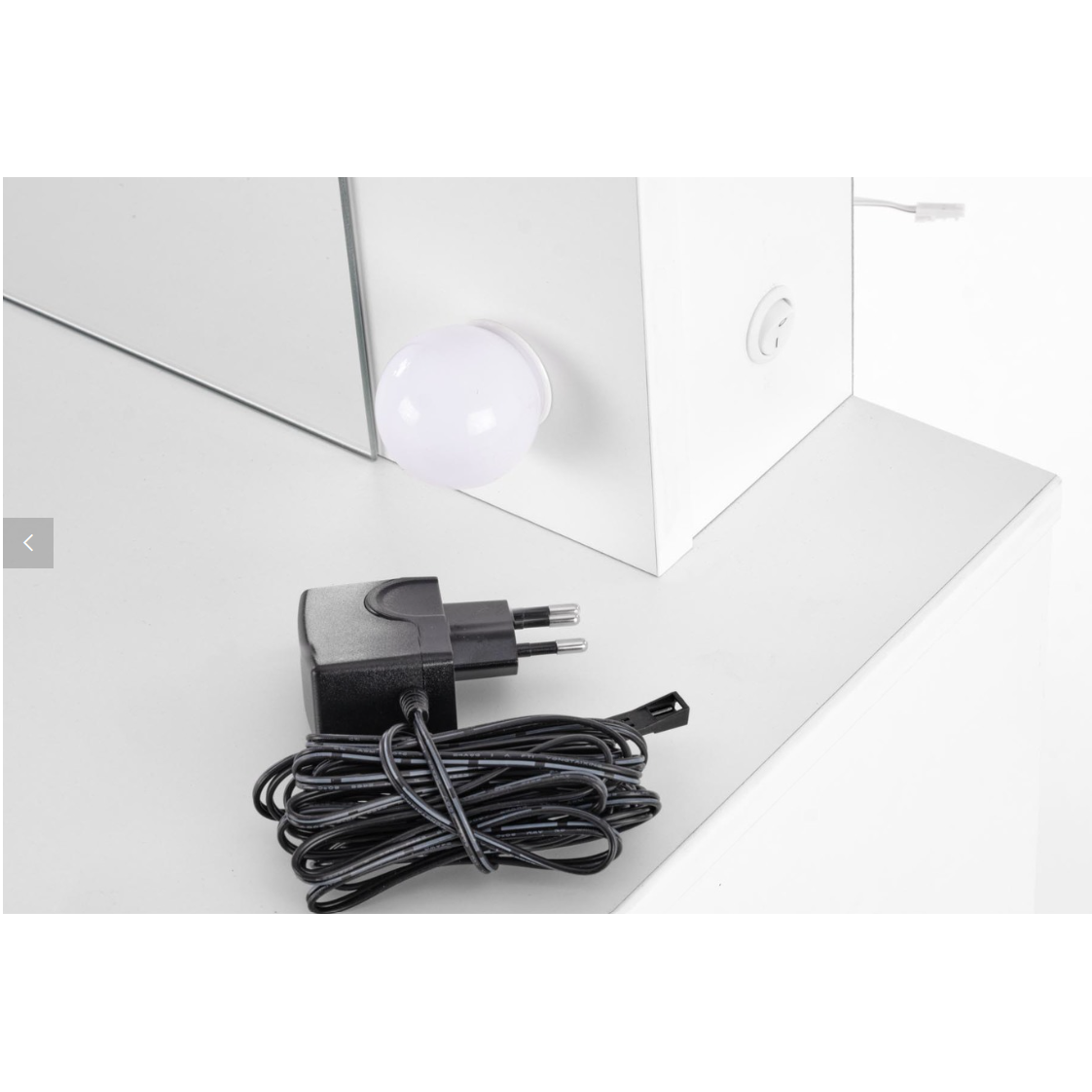 Kosmetinis staliukas HOLLYWOOD 13 Kosmetinis staliukas HOLLYWOOD 13