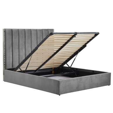 LOVA  LAZZO 160  SU PATALYNĖS DĖŽE 10