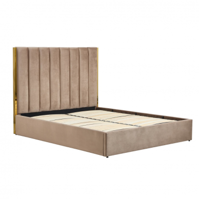 LOVA  LAZZO 160  SU PATALYNĖS DĖŽE 1