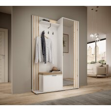 Prieškambaris Leny su pagalve