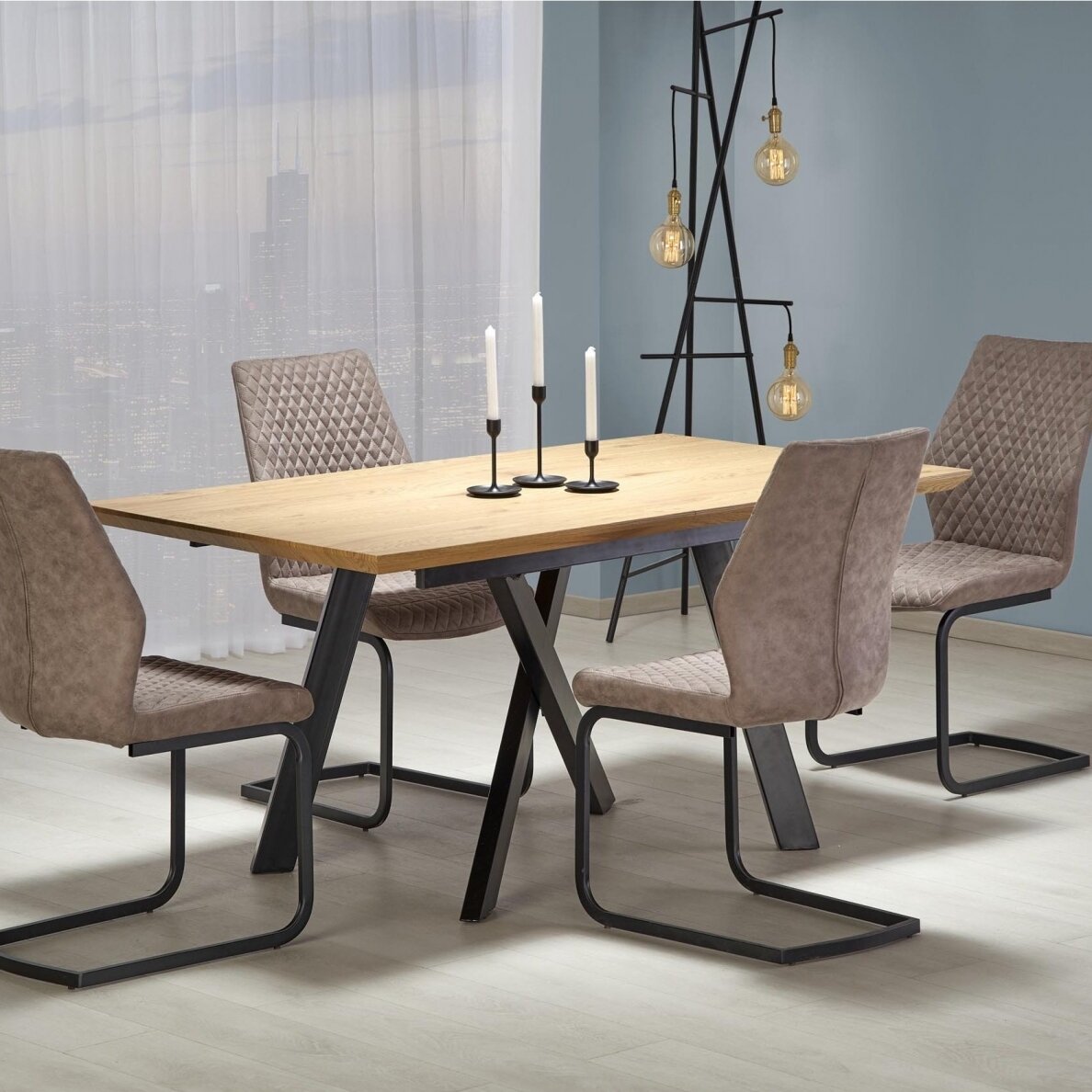 Stalas CAPITAL Stalas CAPITAL