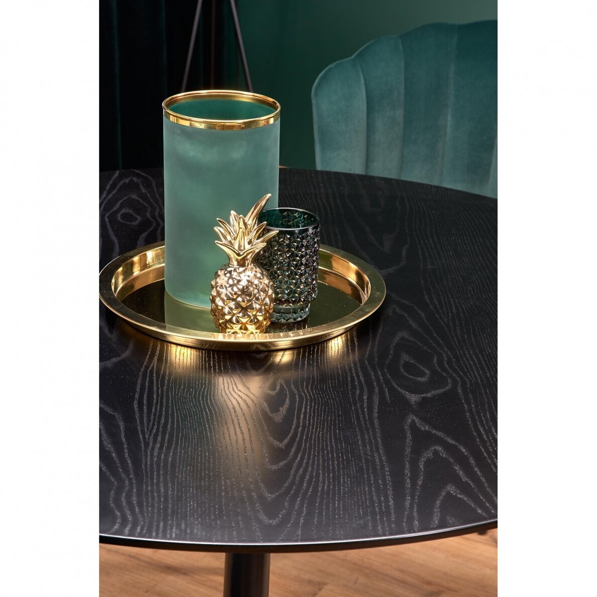 Stalas Embos 4 Stalas Embos 4