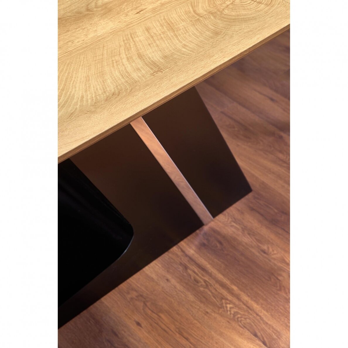 Stalas Ferguson 3 Stalas Ferguson 3