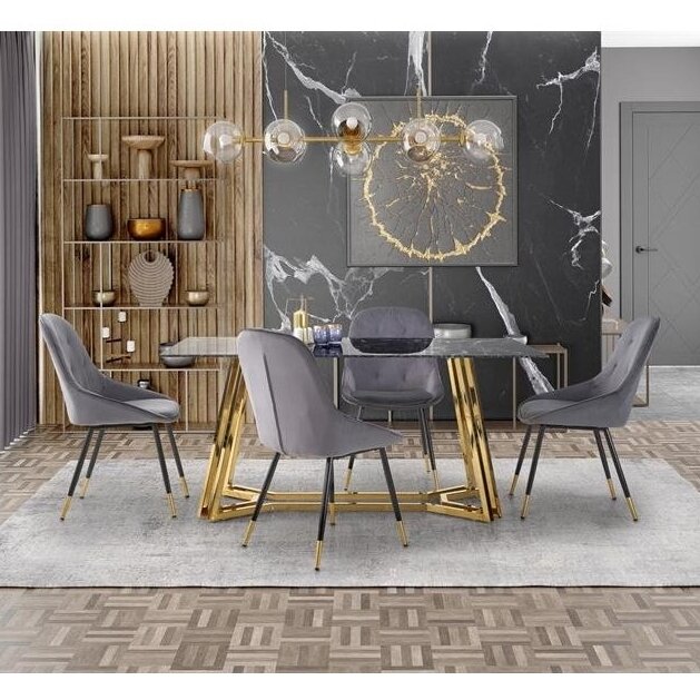 Stalas Konami 7 Stalas Konami 7