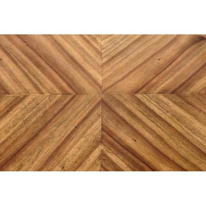 Stalas Locarno 8 Stalas Locarno 8