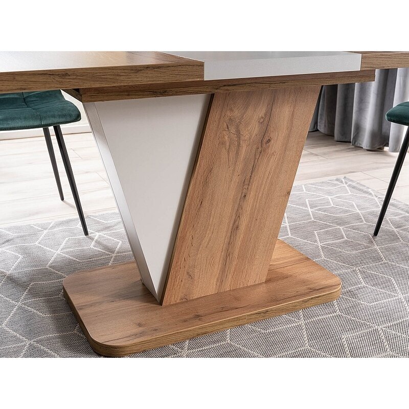 Stalas Circus 4 Stalas Circus 4