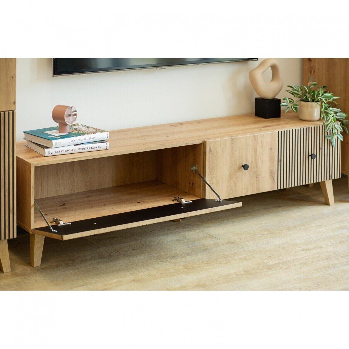 TV staliukas Berlin 2 1 TV staliukas Berlin 2 1