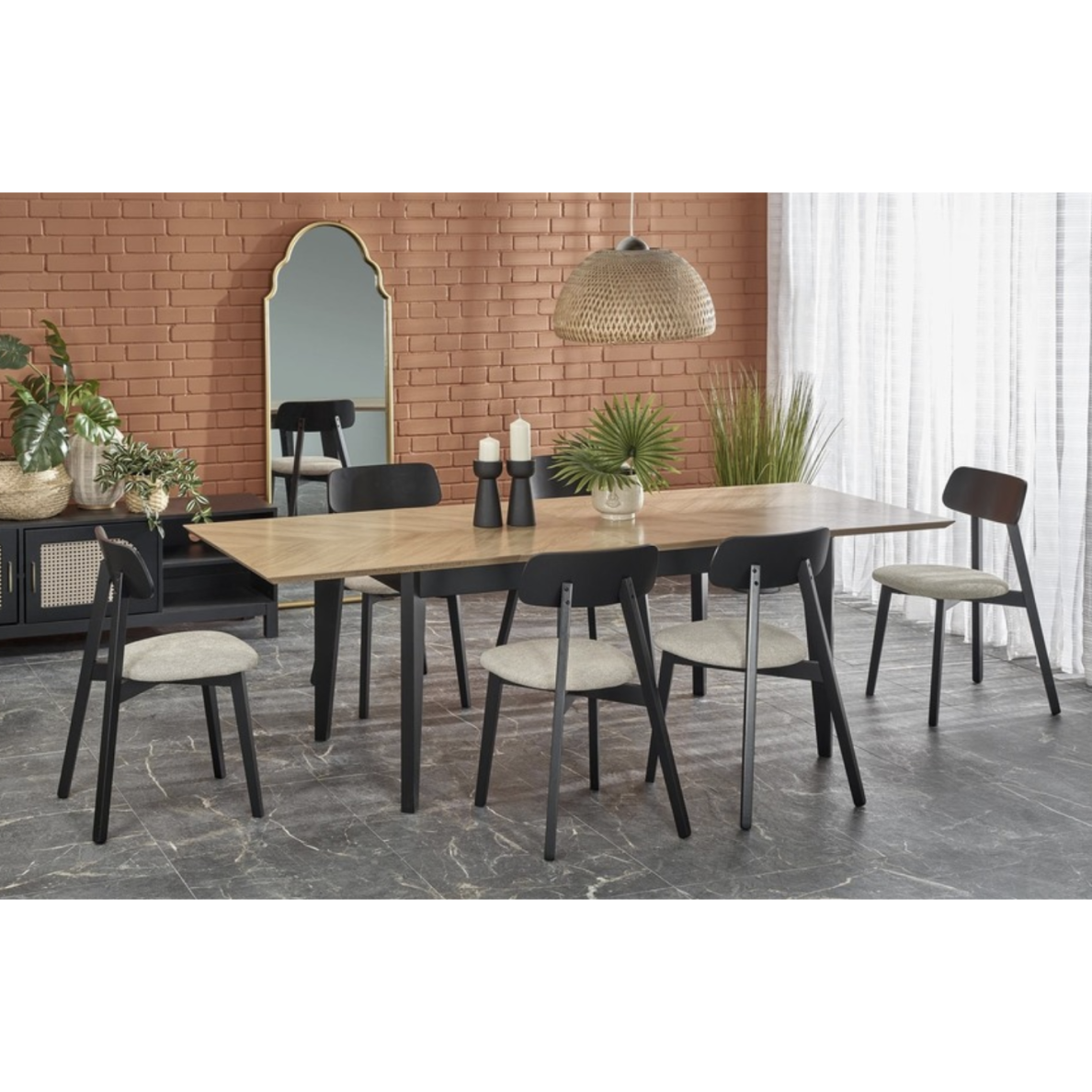 Valgomojo komplektas [Edmondo stalas ir Hylo kėdės]