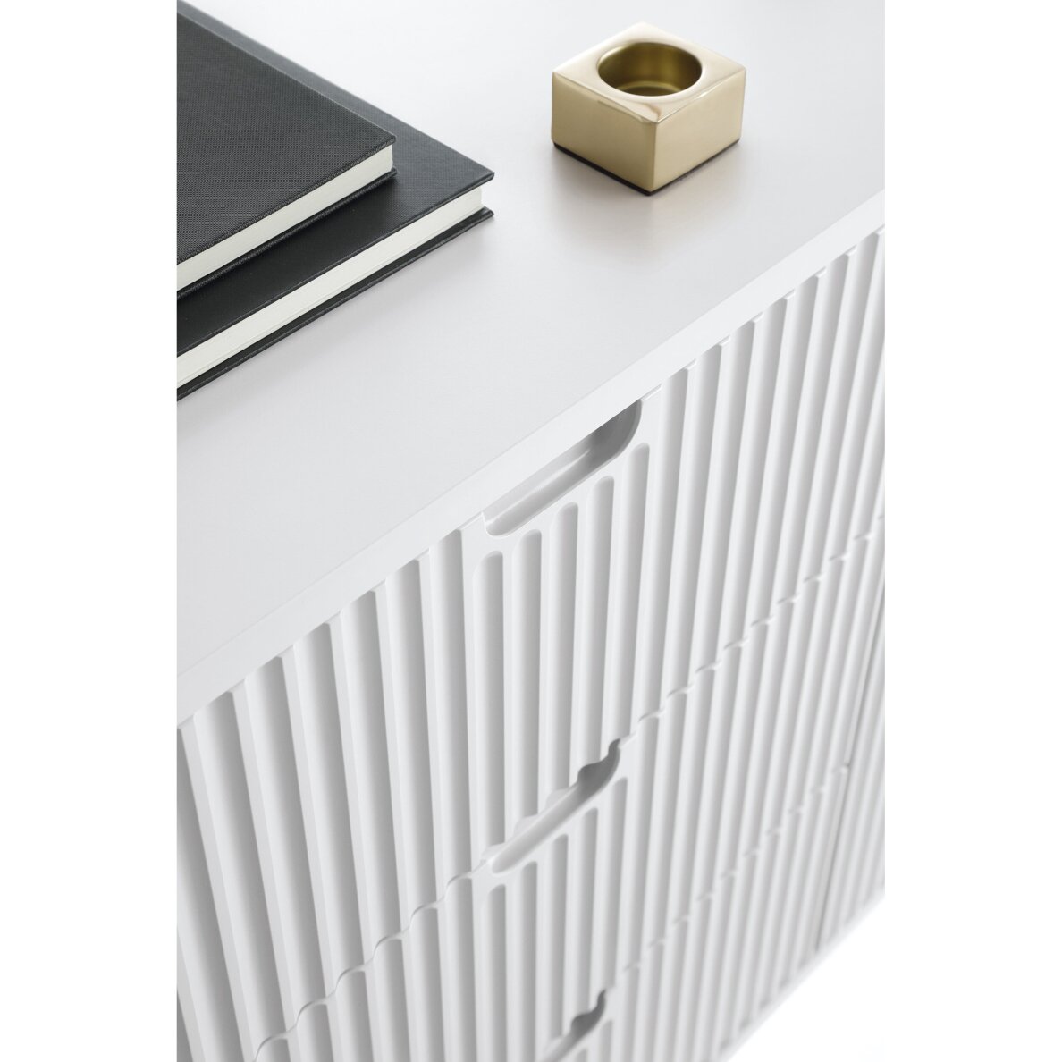 Žema komoda Vazo B 8 Žema komoda Vazo B 8